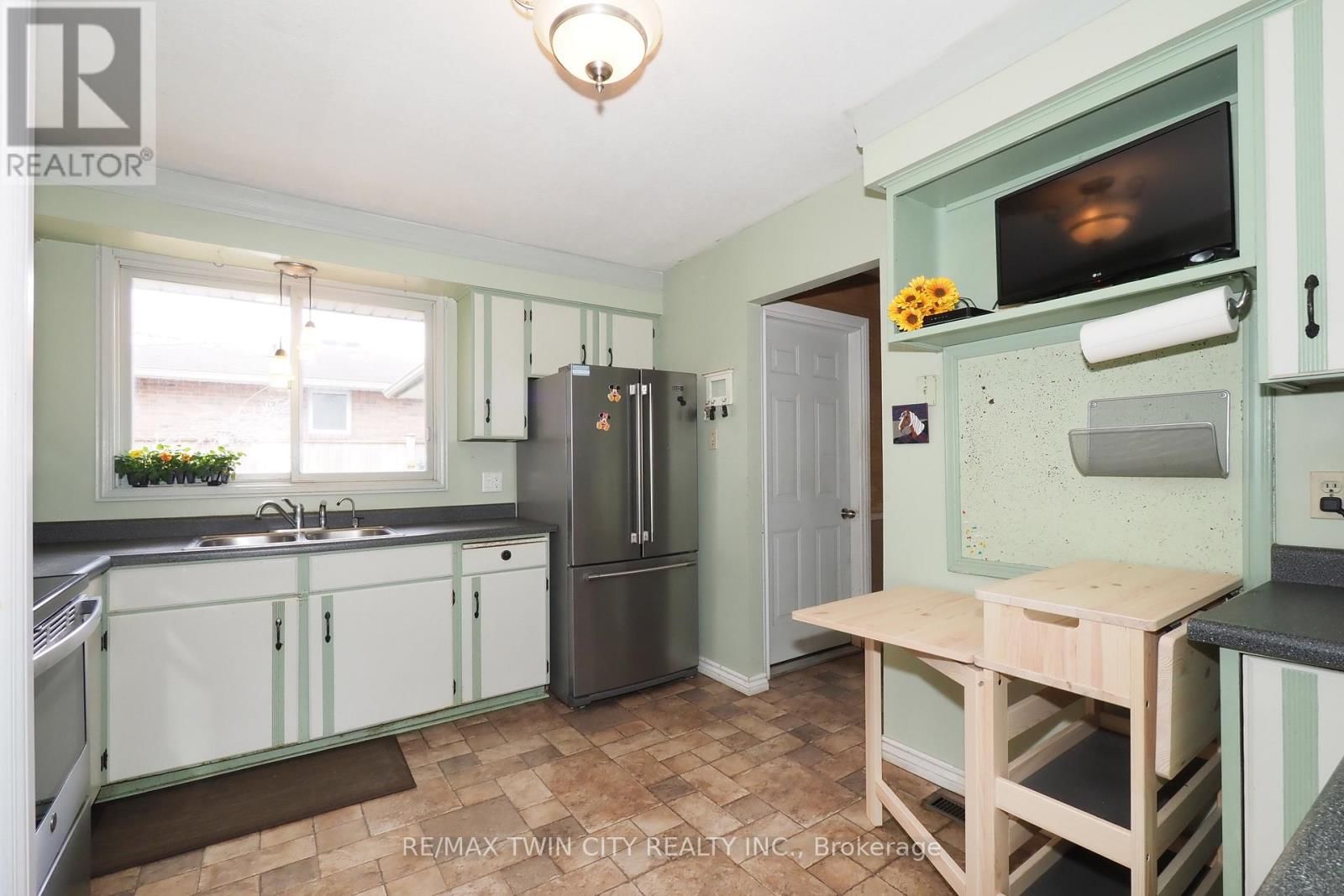 15 MOCKINGBIRD DRIVE Image 13