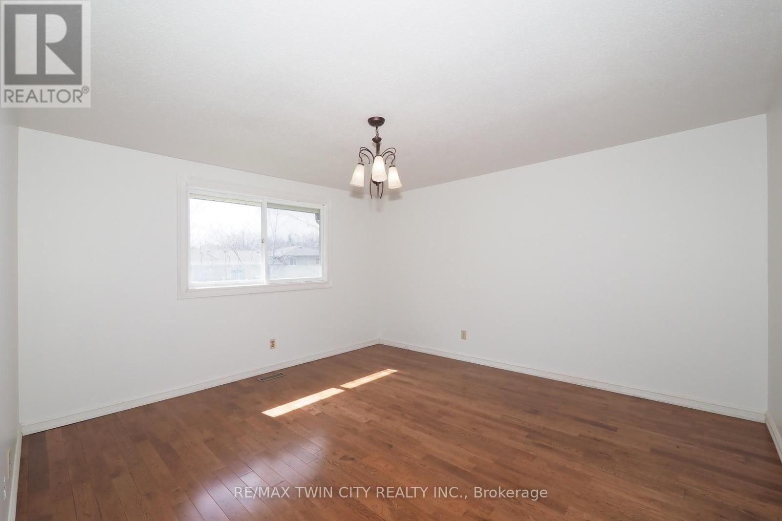 15 MOCKINGBIRD DRIVE Image 19