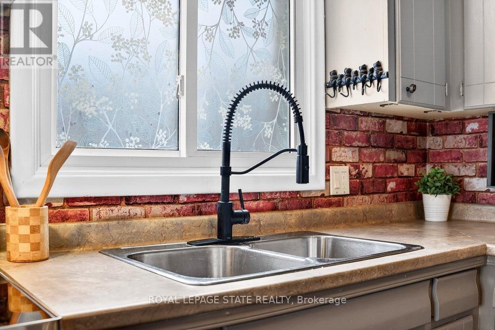 368 CARSON DRIVE Image 16