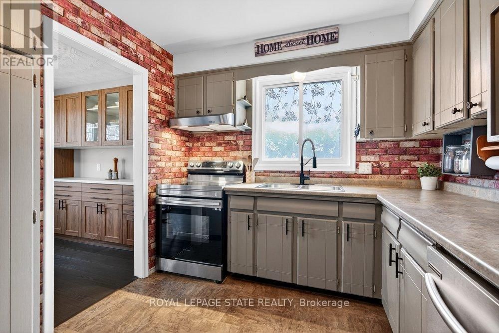 368 CARSON DRIVE Image 17