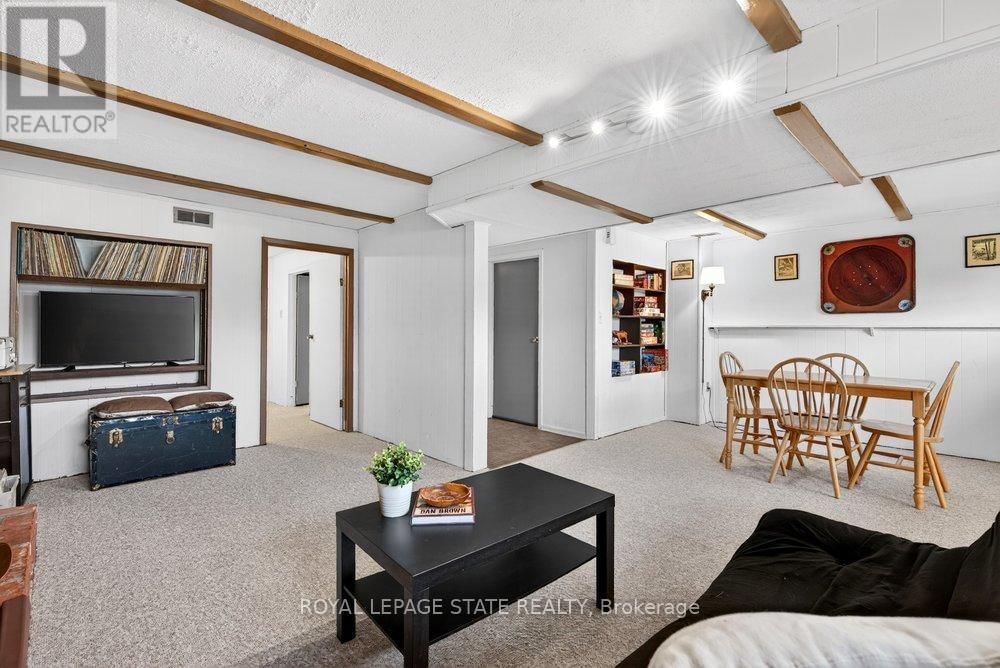 368 CARSON DRIVE Image 32