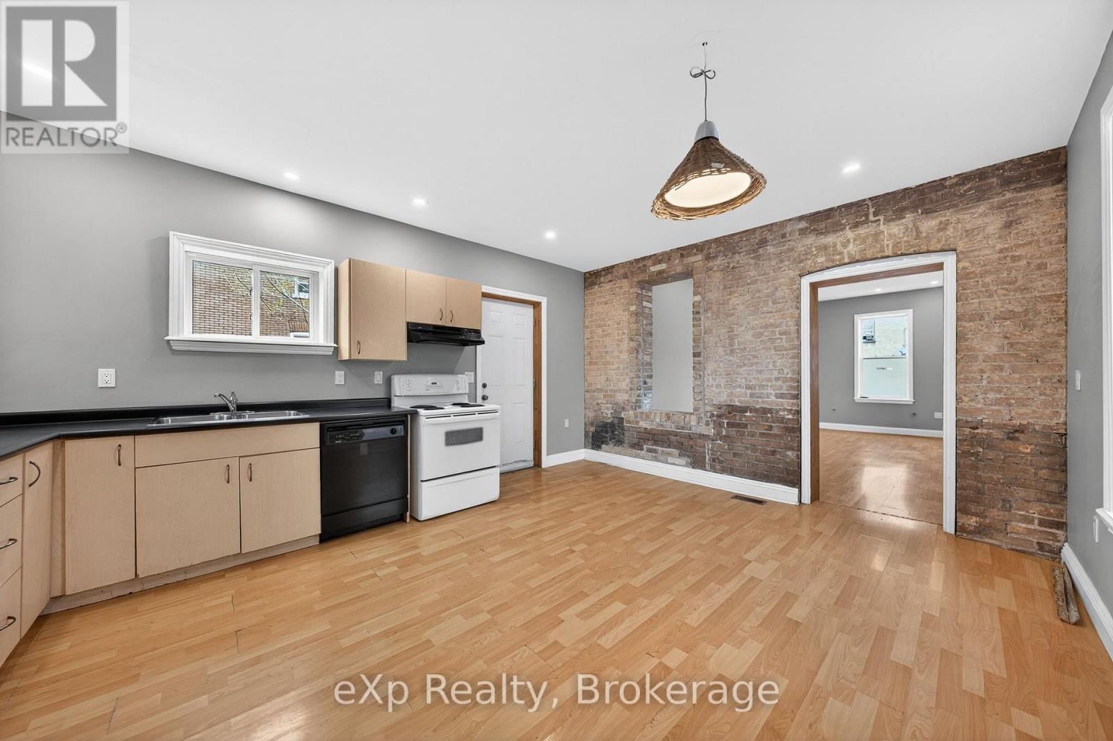 12 FLEET STREET Image 11