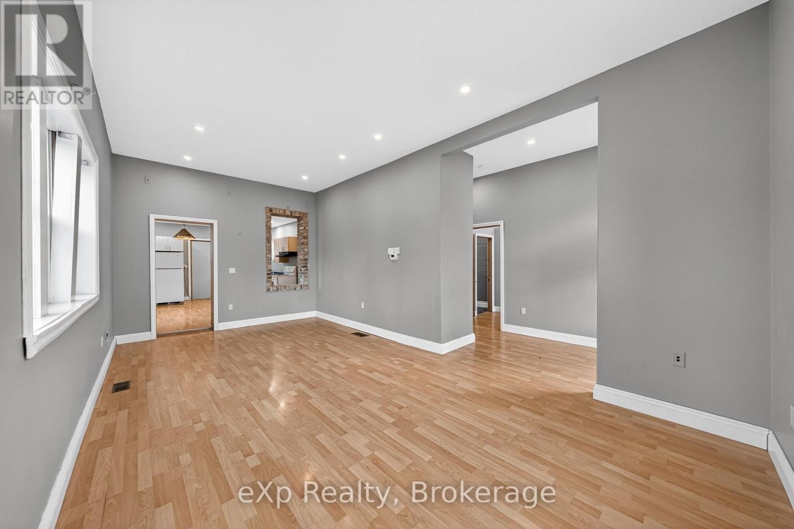 12 FLEET STREET Image 9