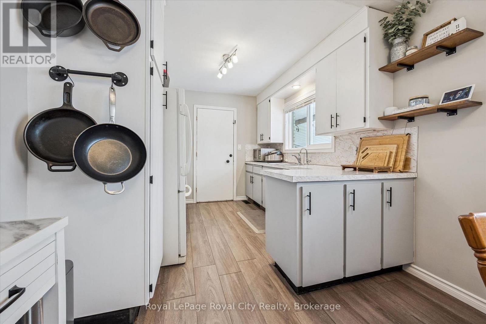 38 BRENTWOOD DRIVE Image 14