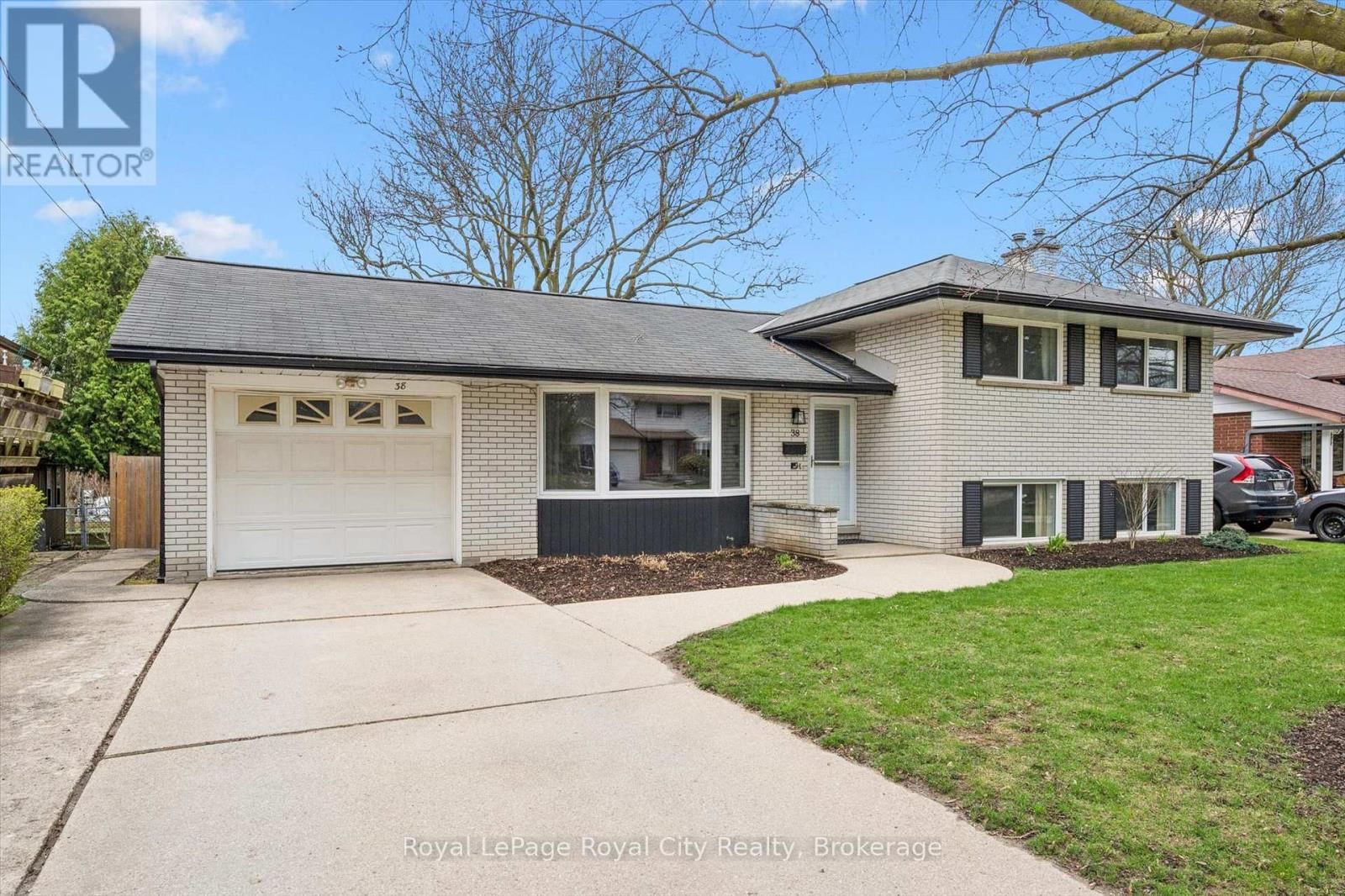 38 BRENTWOOD DRIVE Image 2