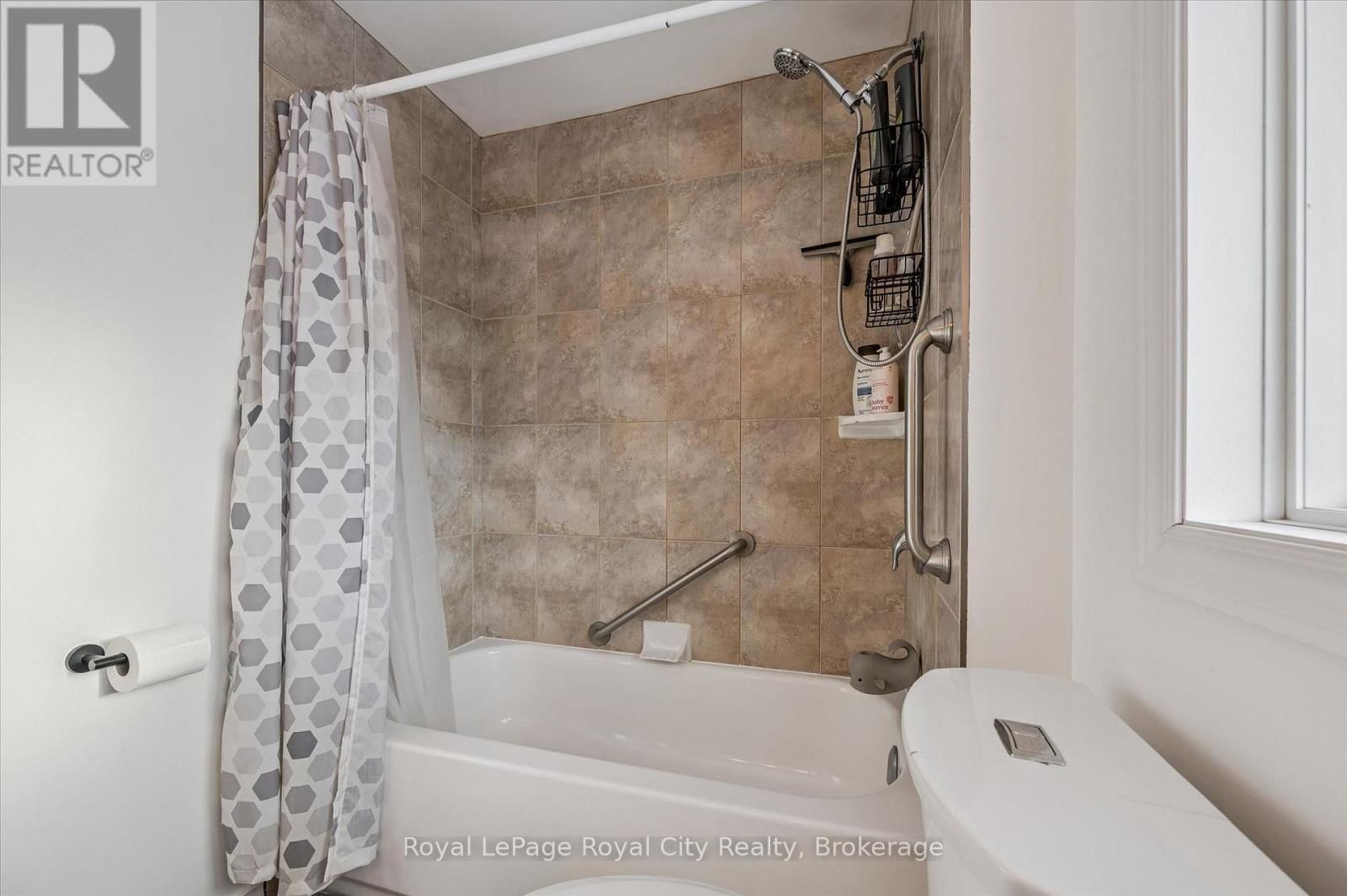 38 BRENTWOOD DRIVE Image 26