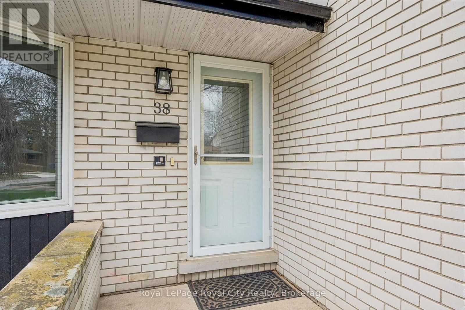 38 BRENTWOOD DRIVE Image 3