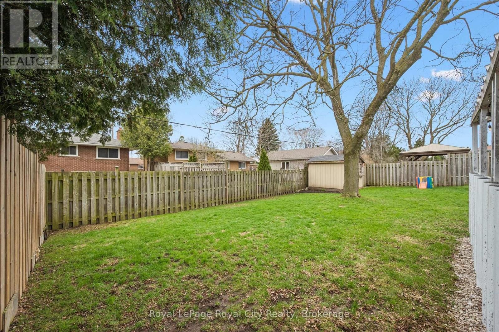 38 BRENTWOOD DRIVE Image 33