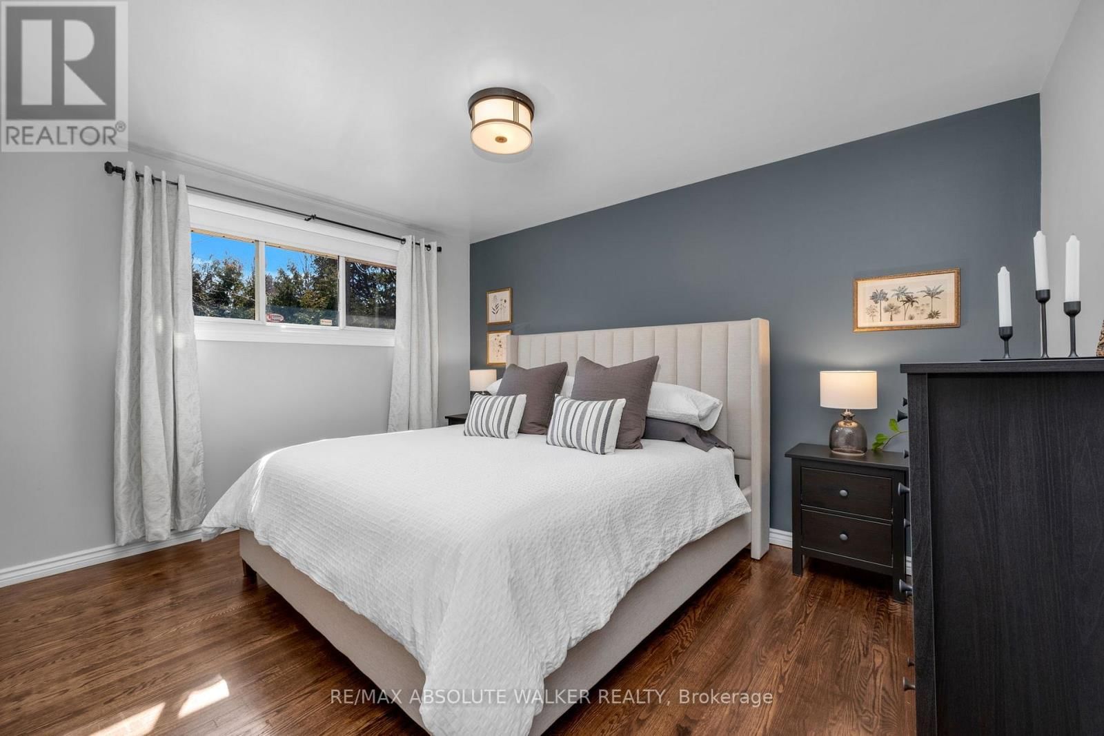 2052 VALLEY DRIVE Image 12