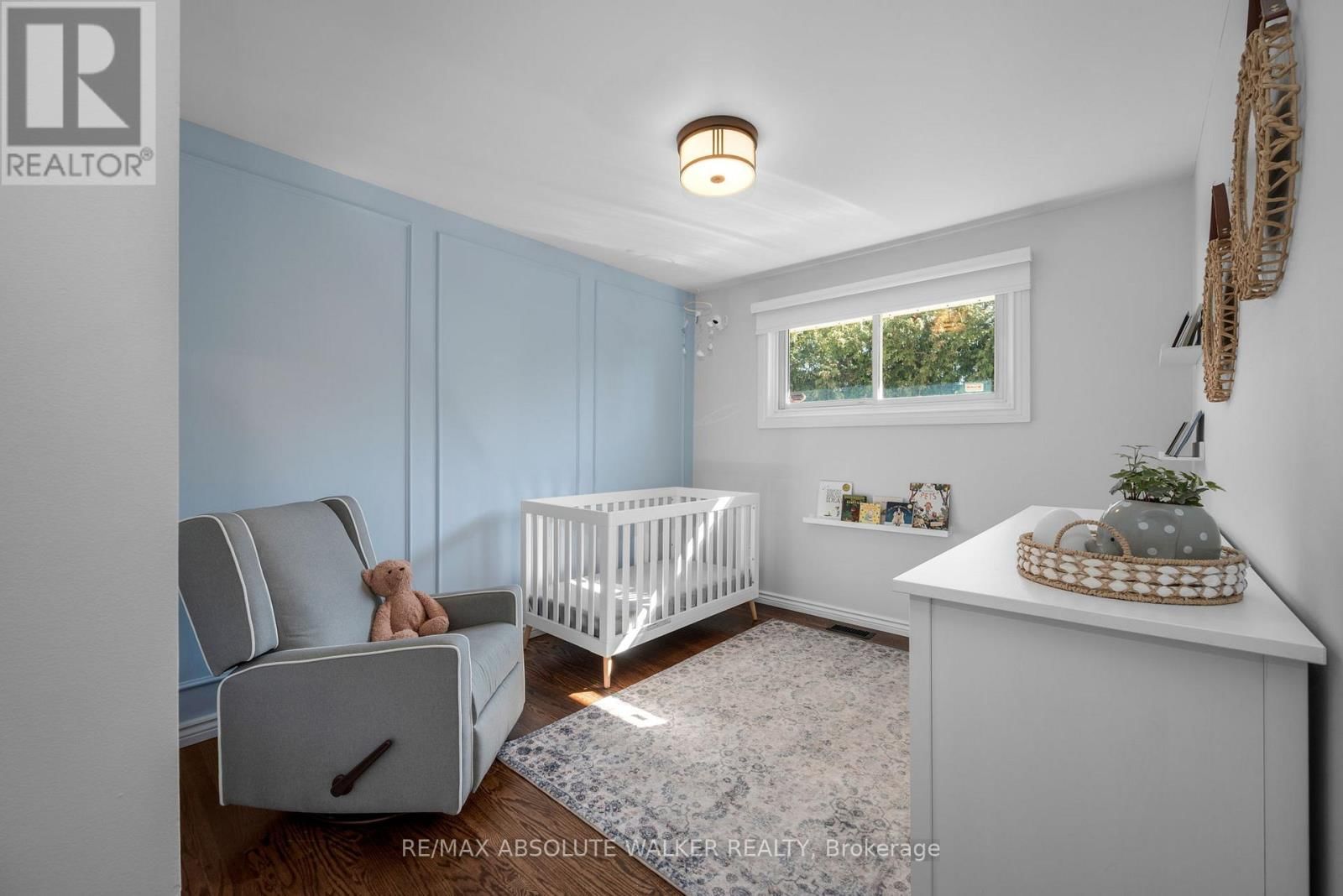 2052 VALLEY DRIVE Image 17