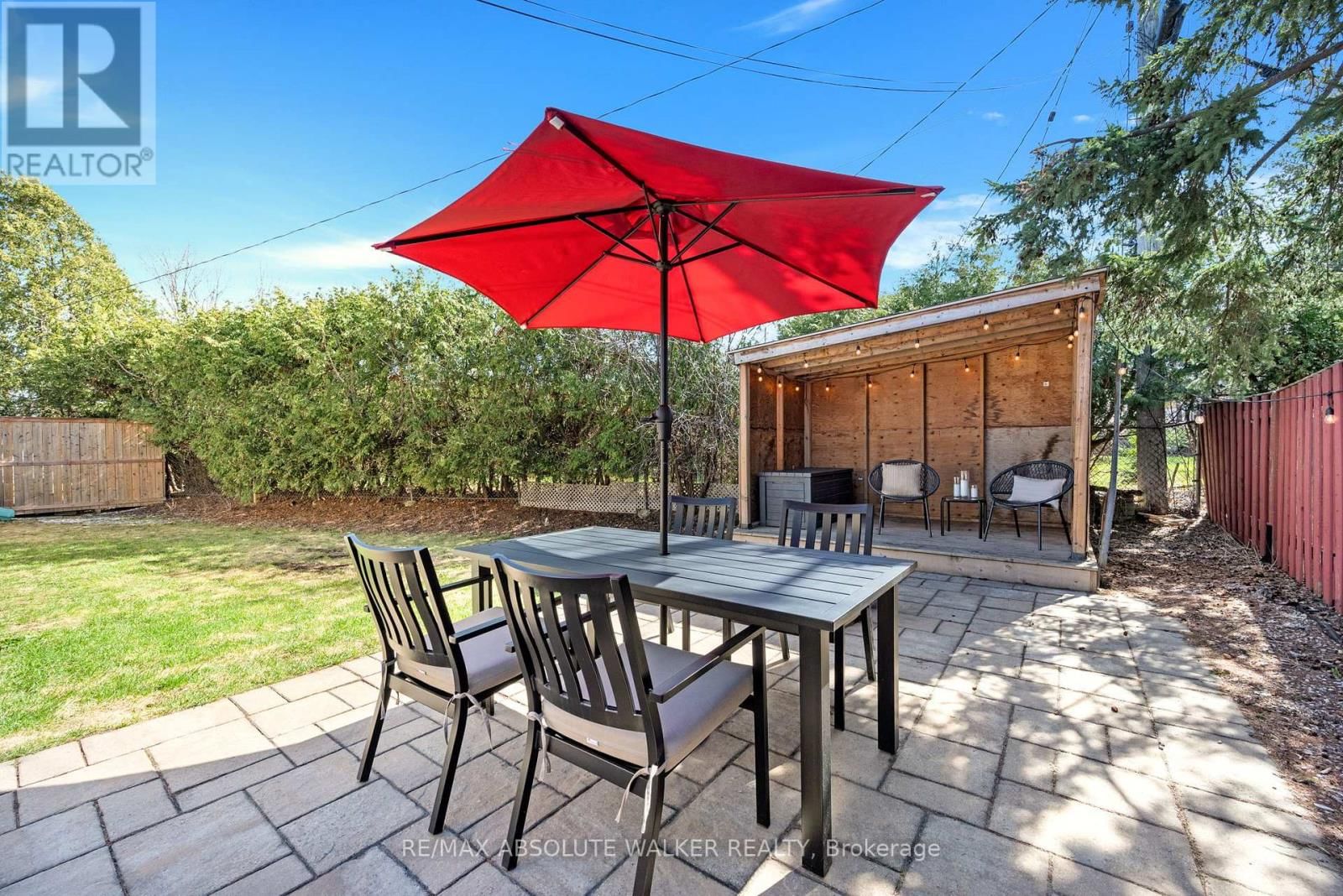 2052 VALLEY DRIVE Image 34