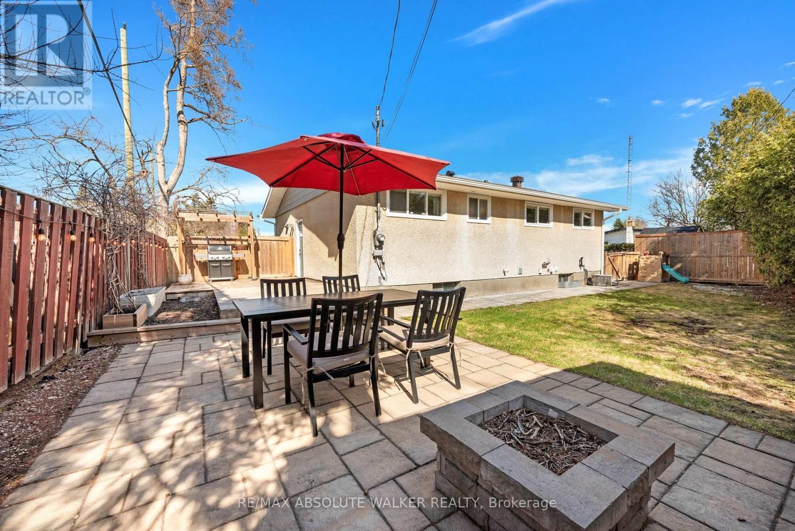 2052 VALLEY DRIVE Image 35