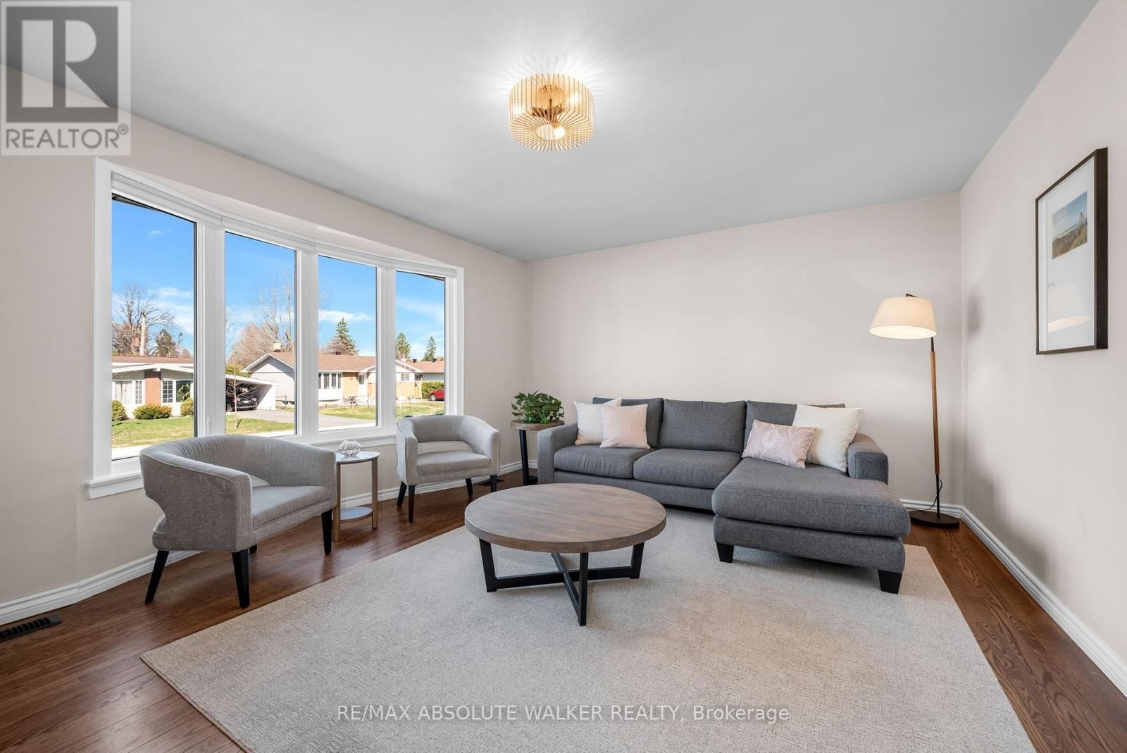 2052 VALLEY DRIVE Image 4