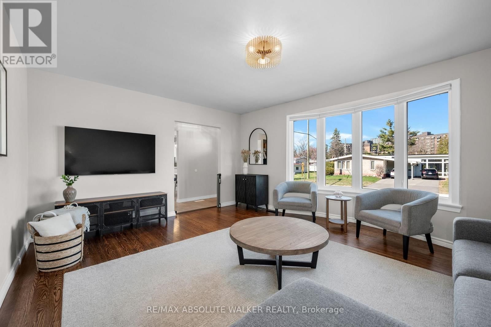 2052 VALLEY DRIVE Image 5