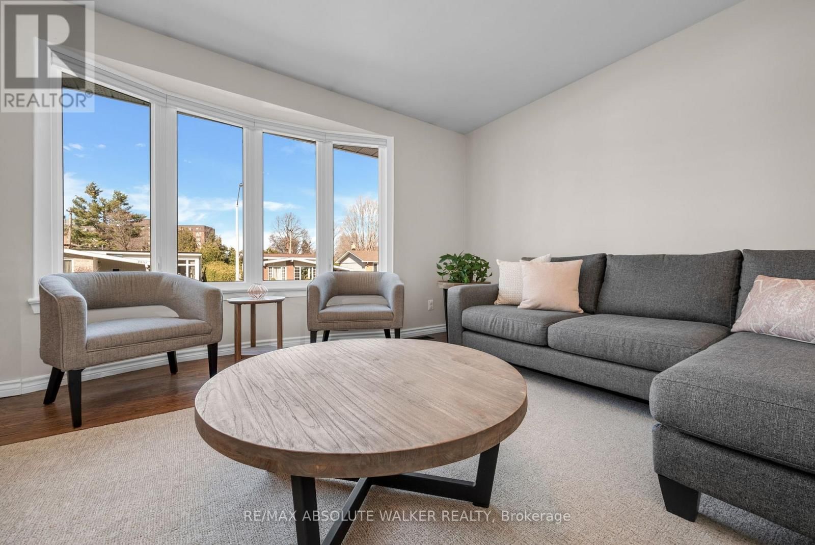 2052 VALLEY DRIVE Image 6