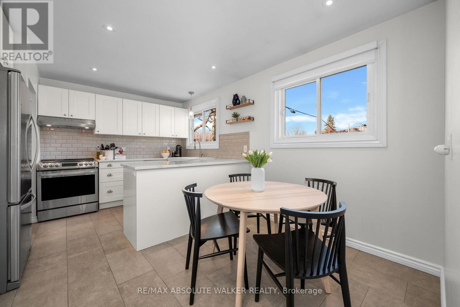 2052 VALLEY DRIVE Image 7