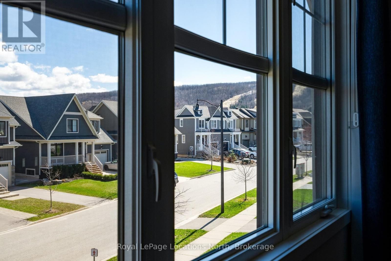 348 YELLOW BIRCH CRESCENT Image 25