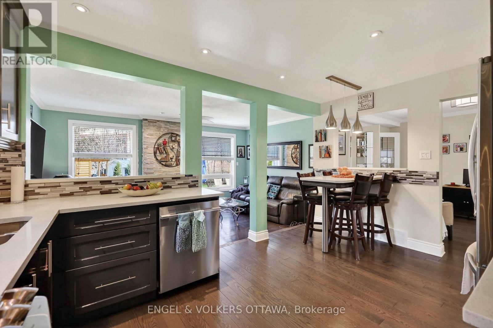 425 TANAGER BAY Image 10