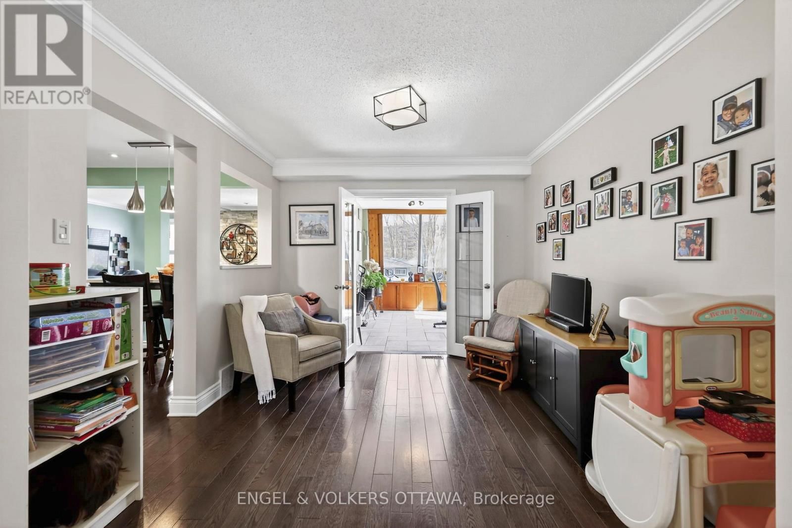 425 TANAGER BAY Image 17