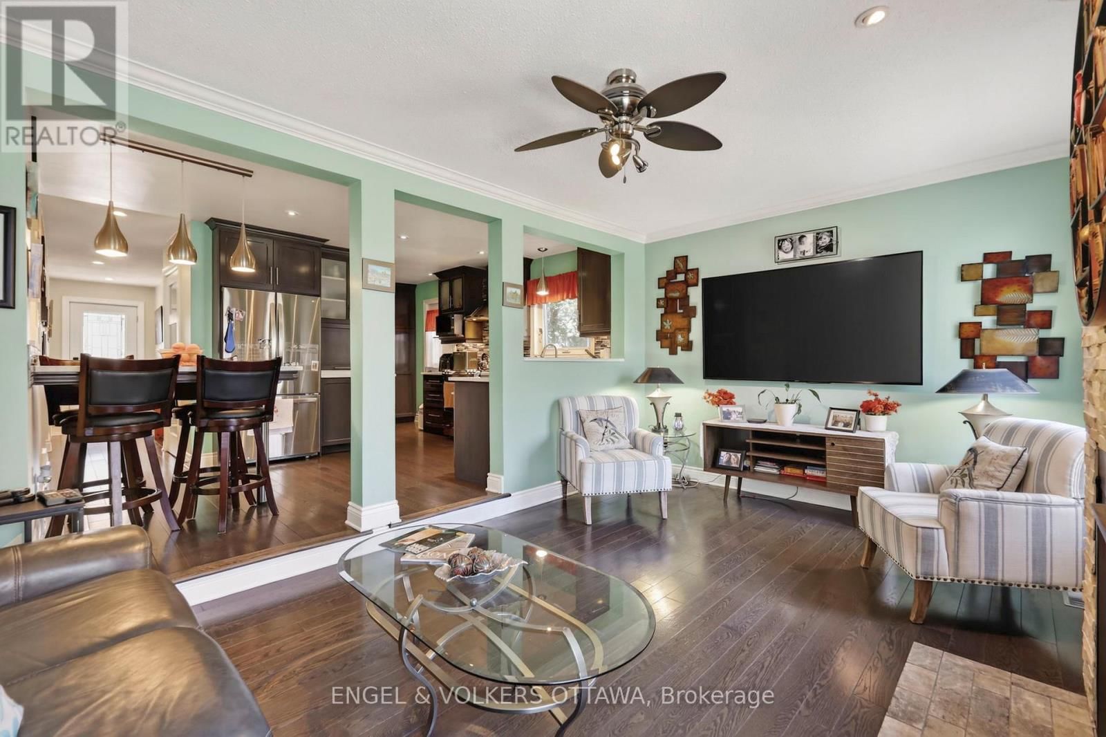 425 TANAGER BAY Image 18