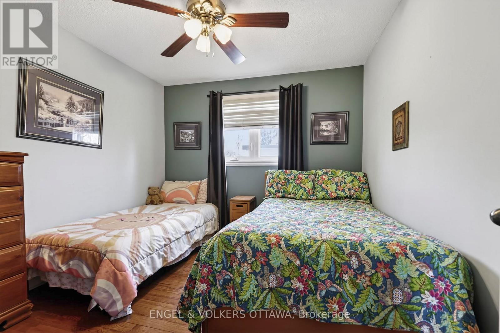 425 TANAGER BAY Image 22