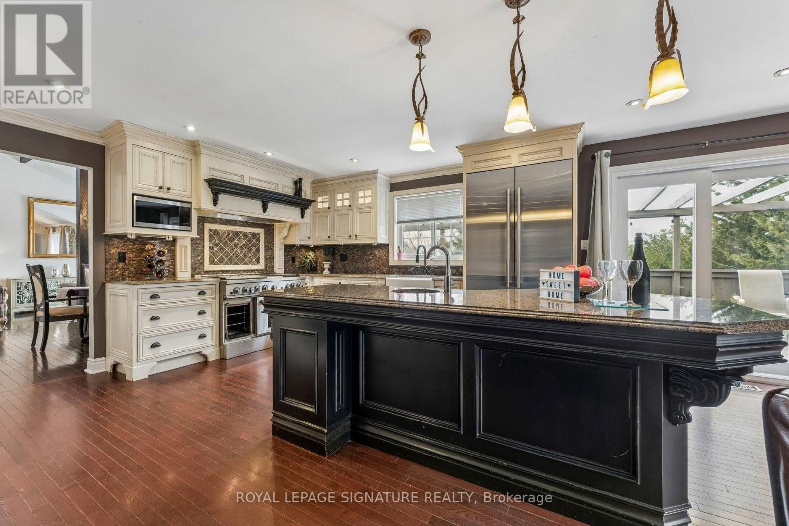 16 HILLTOP CRESCENT Image 12