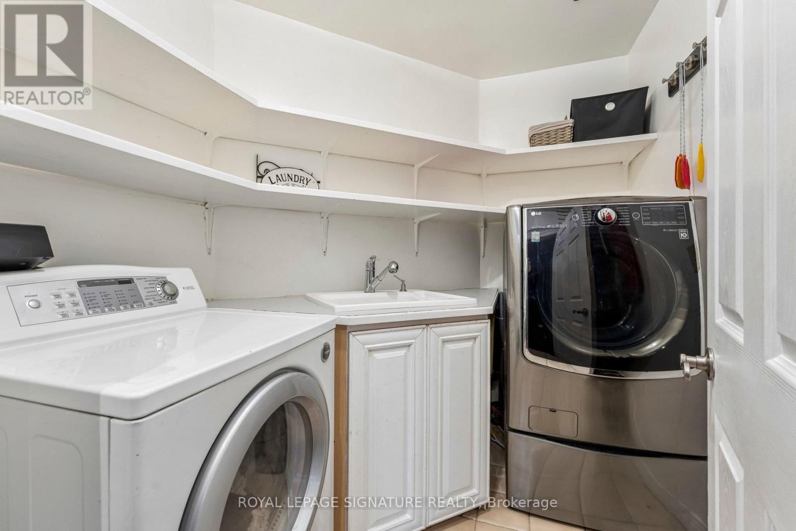 16 HILLTOP CRESCENT Image 13