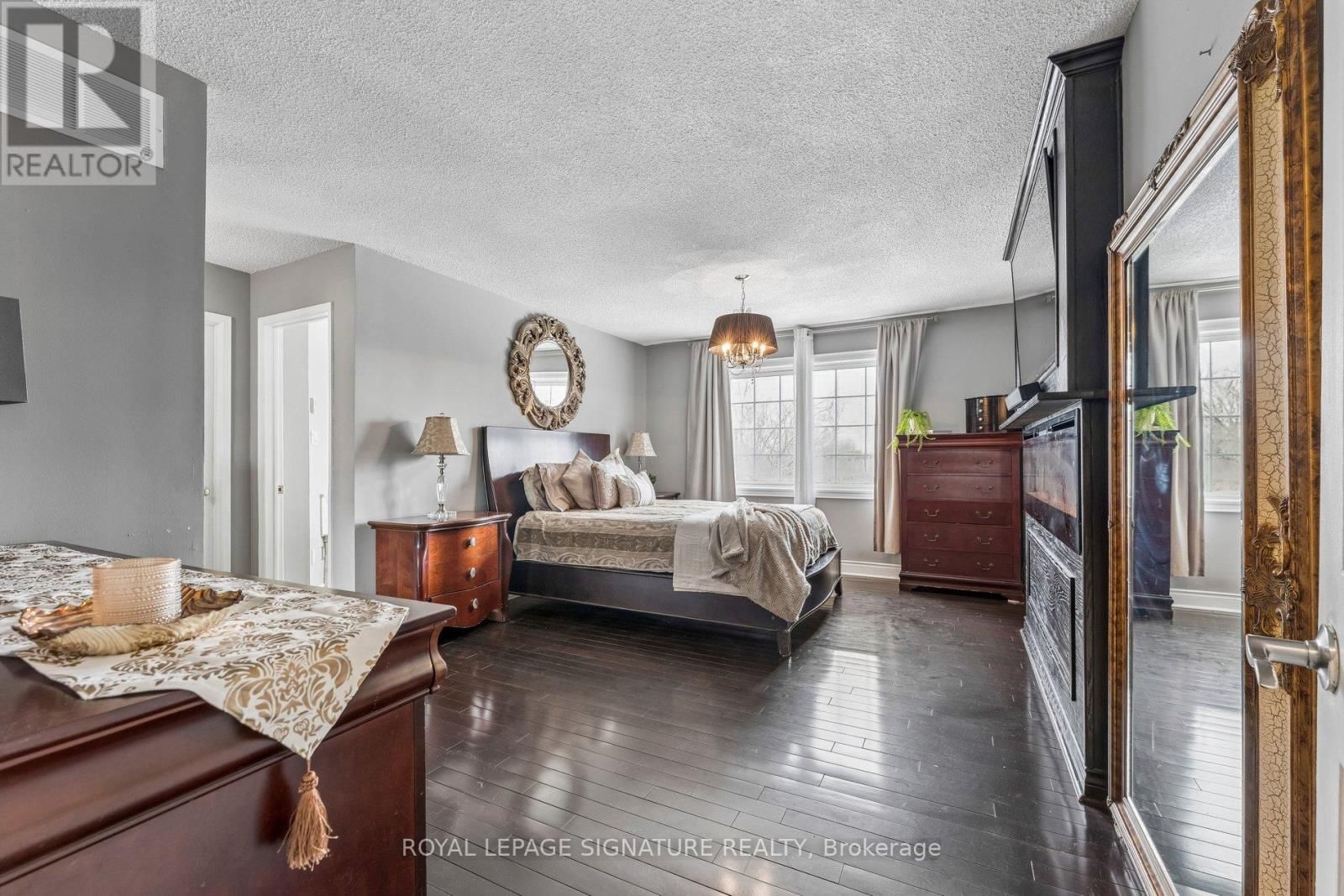 16 HILLTOP CRESCENT Image 14