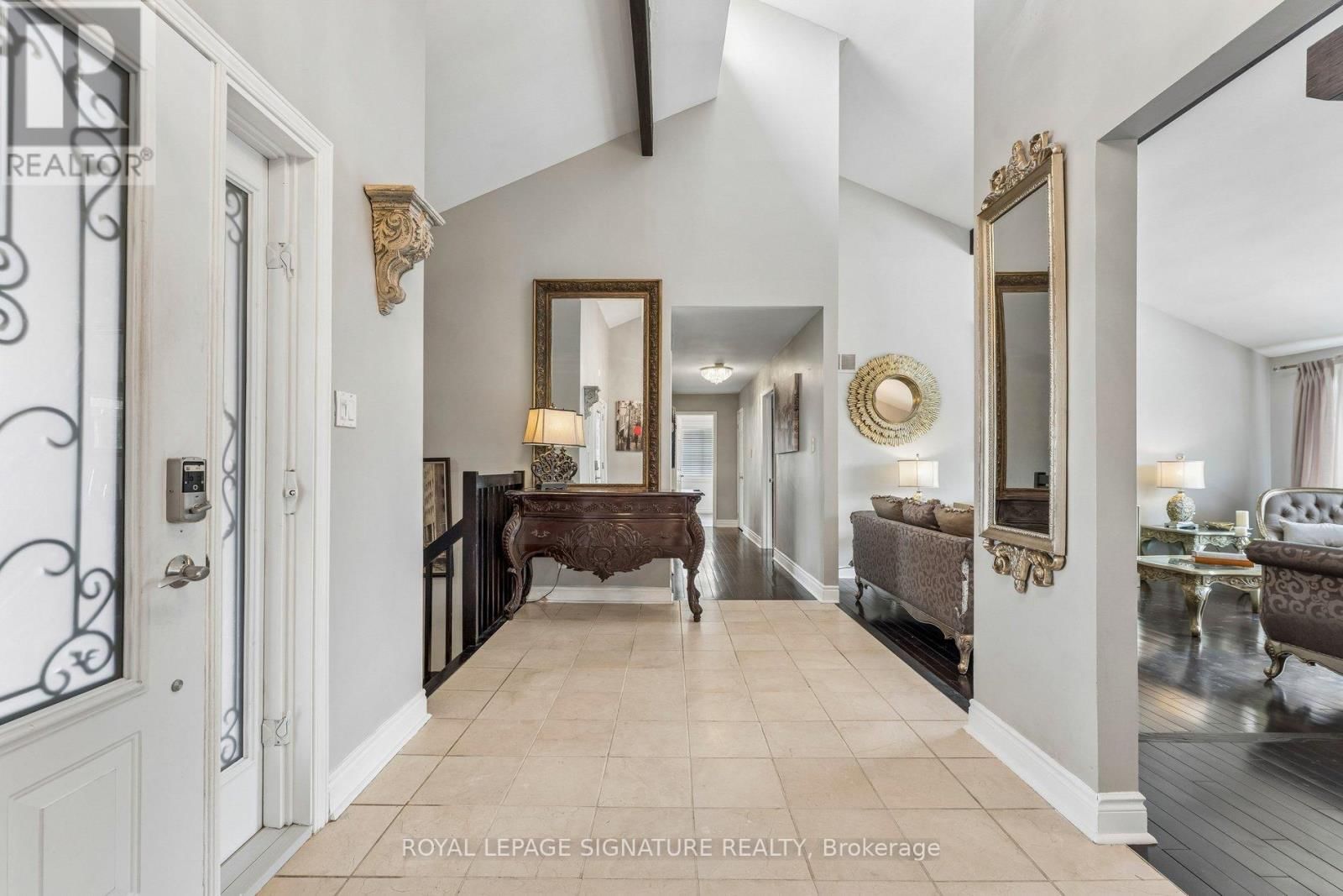 16 HILLTOP CRESCENT Image 2