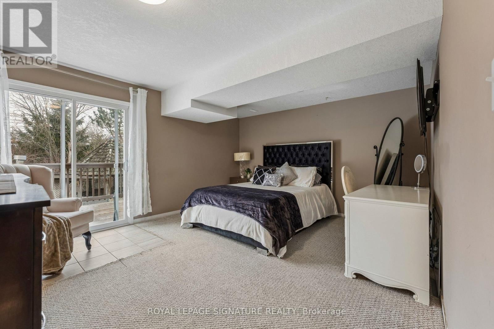 16 HILLTOP CRESCENT Image 21