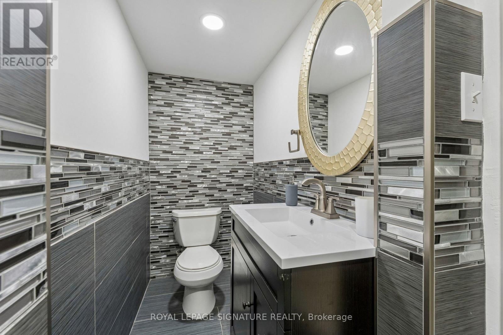 16 HILLTOP CRESCENT Image 23