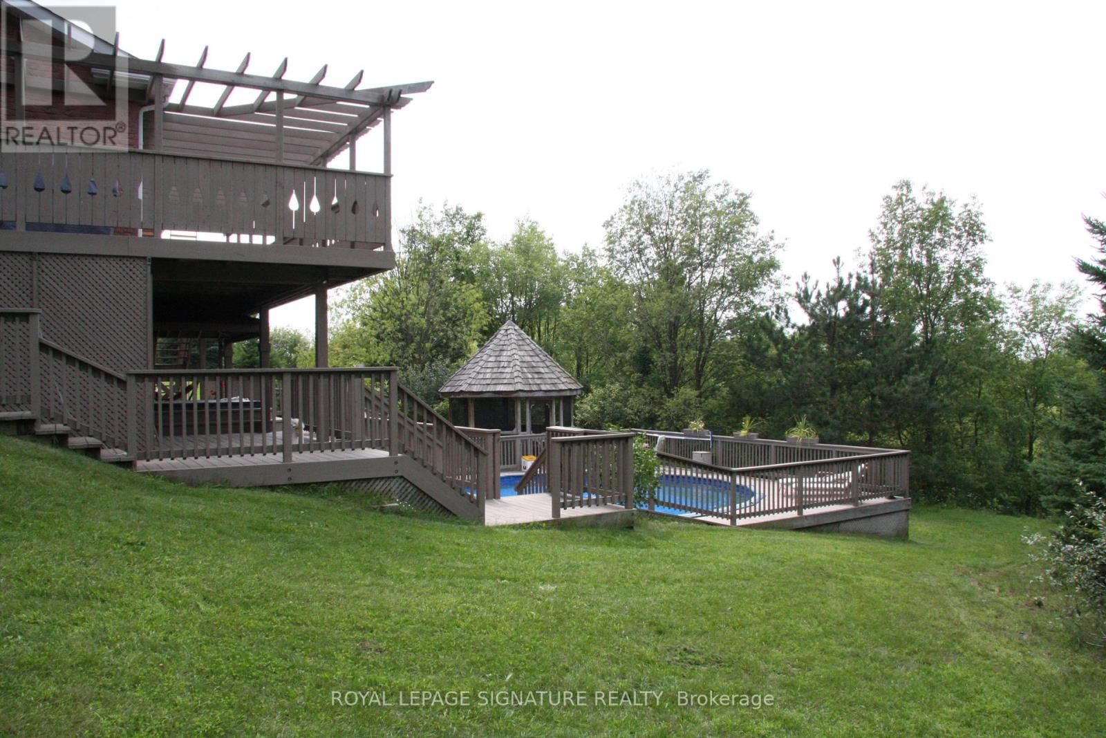 16 HILLTOP CRESCENT Image 38