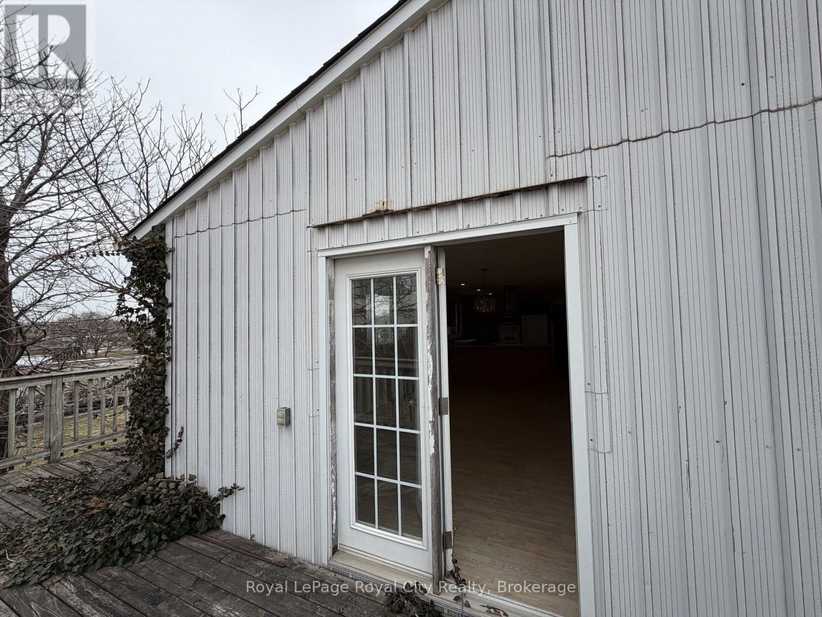 2 - 245 SPEEDVALE AVENUE WEST Image 12