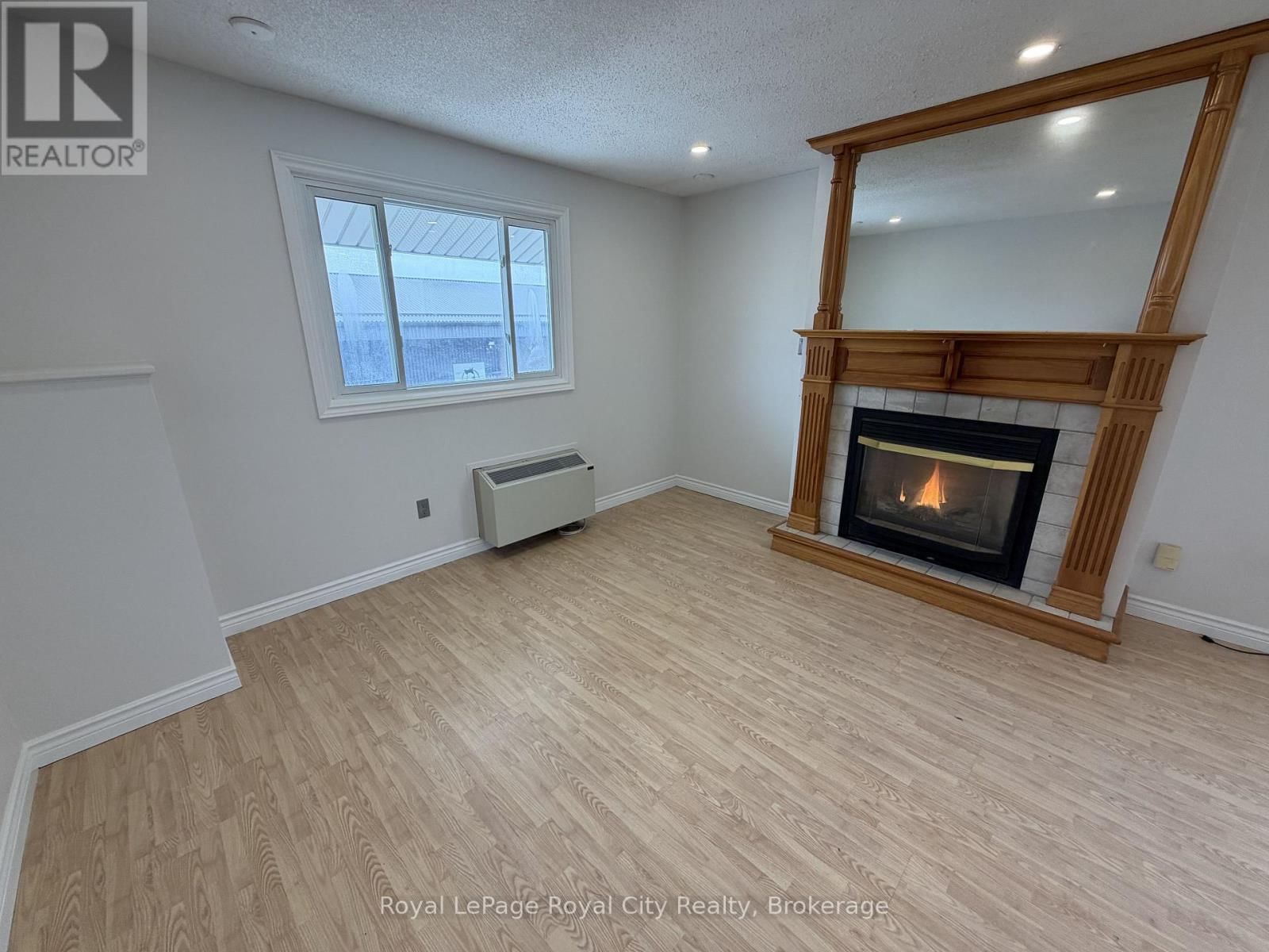 2 - 245 SPEEDVALE AVENUE WEST Image 14