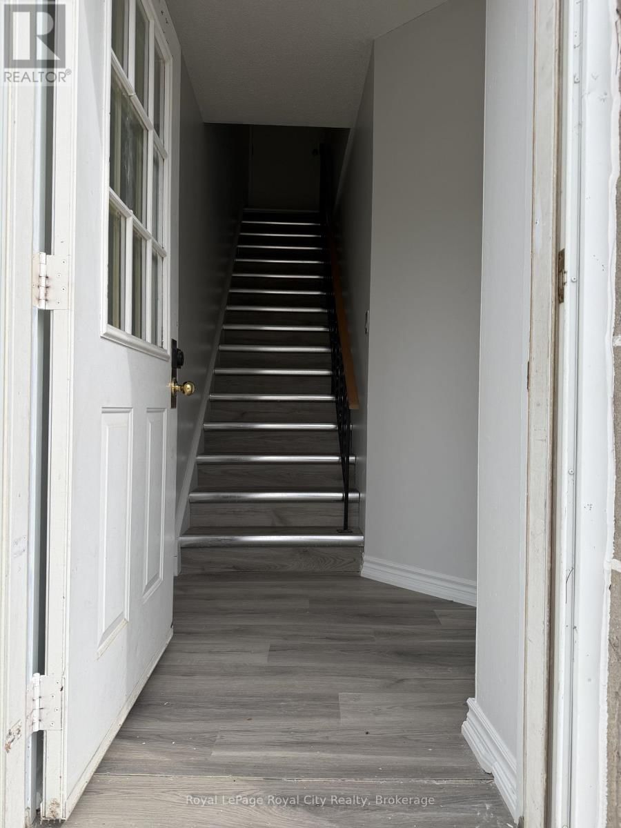 2 - 245 SPEEDVALE AVENUE WEST Image 3