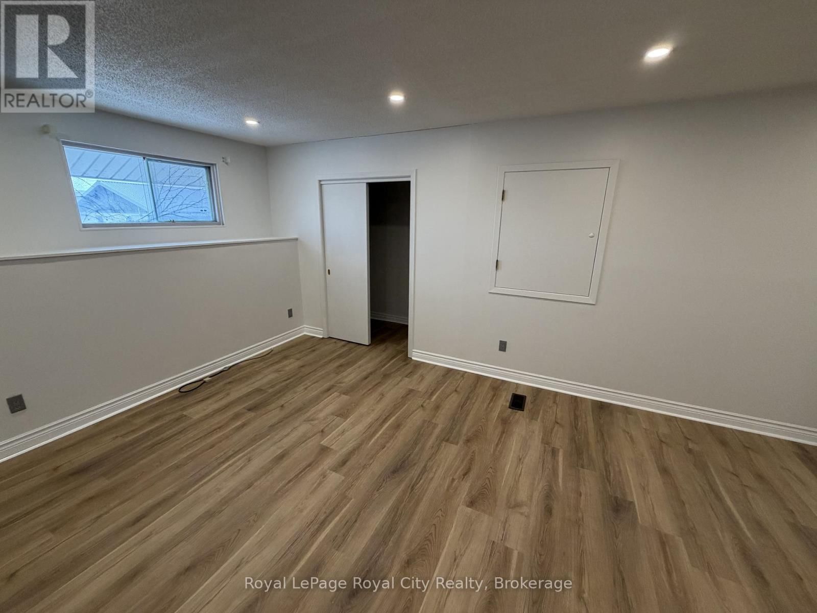 2 - 245 SPEEDVALE AVENUE WEST Image 7