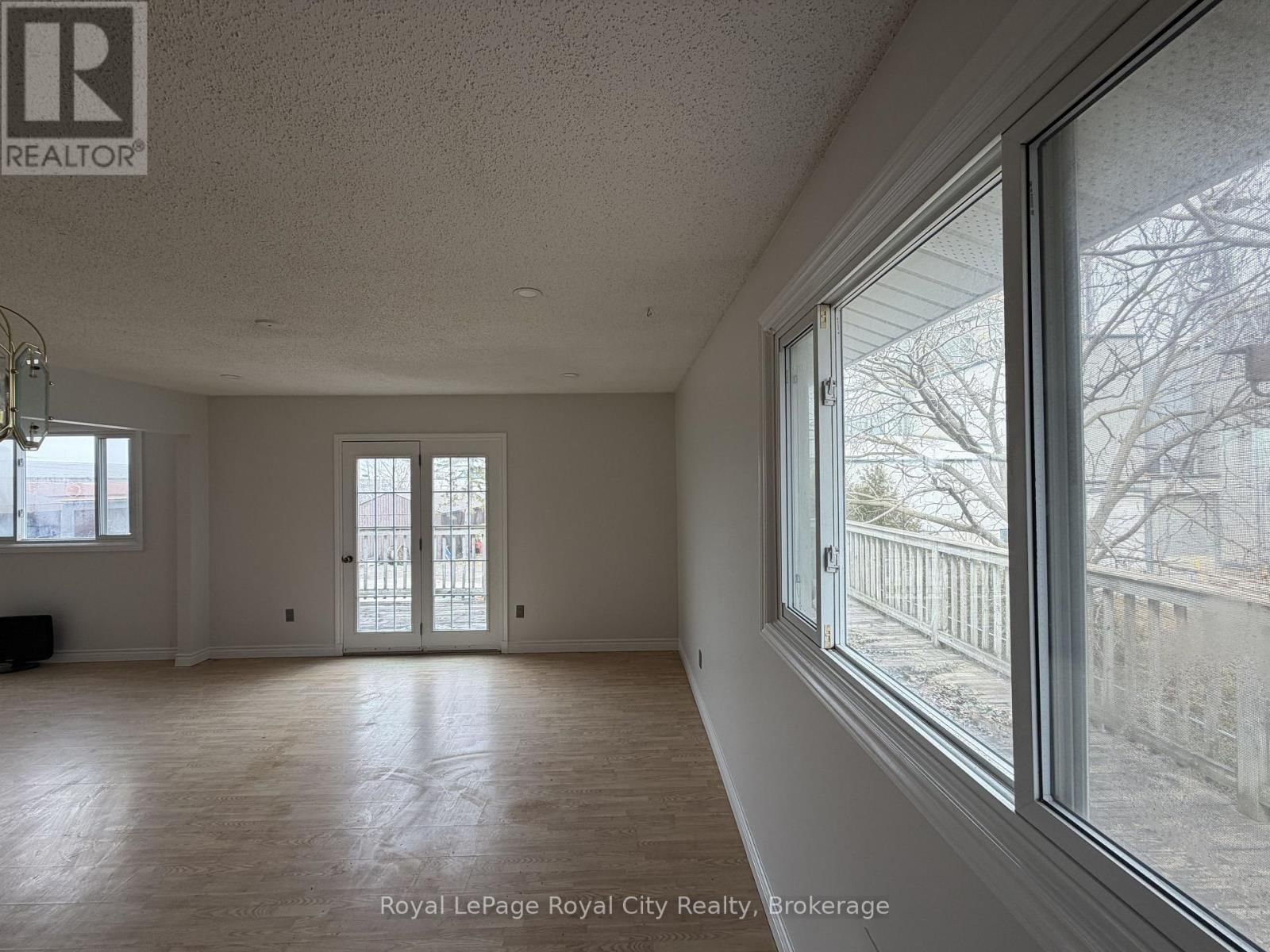 2 - 245 SPEEDVALE AVENUE WEST Image 9