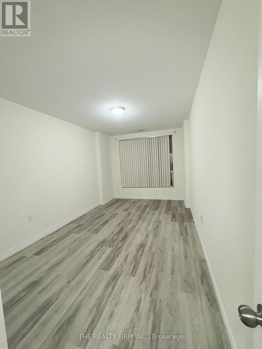 914 - 353 COMMISSIONERS ROAD WEST Image 17