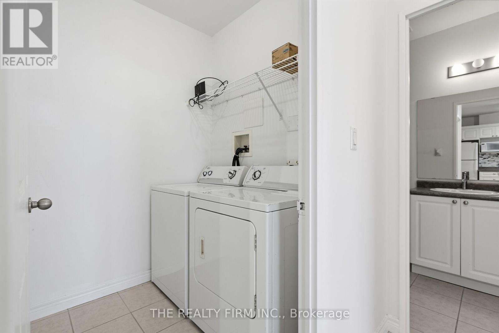 914 - 353 COMMISSIONERS ROAD WEST Image 19