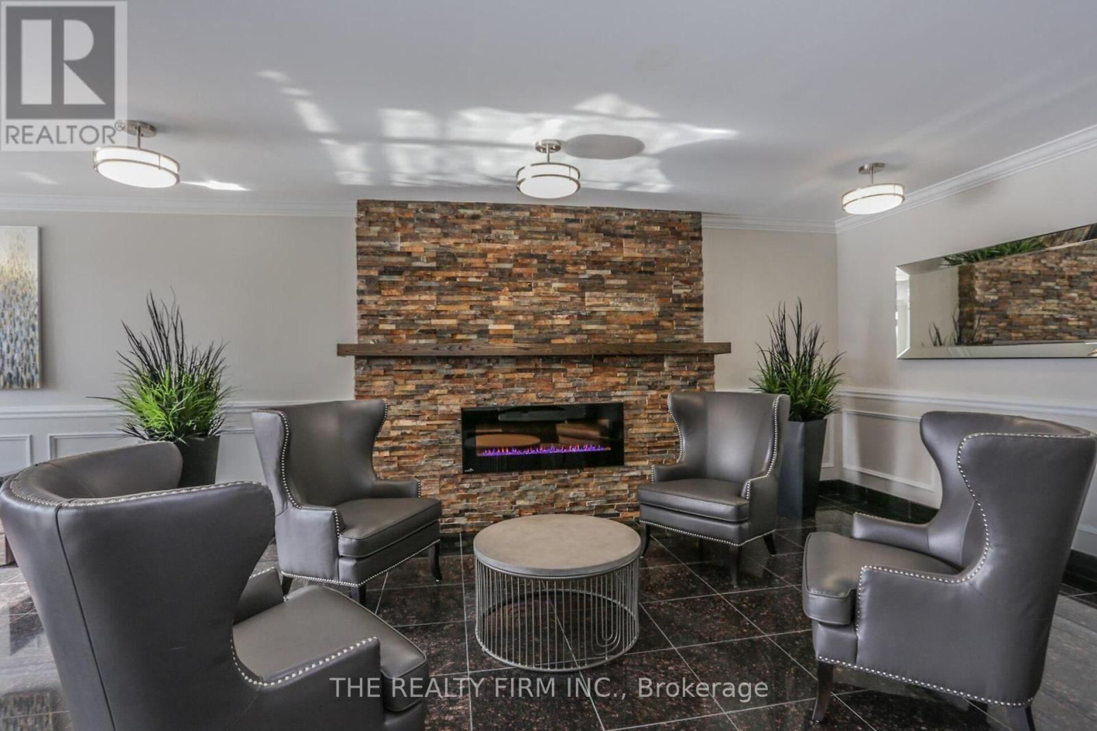 914 - 353 COMMISSIONERS ROAD WEST Image 25