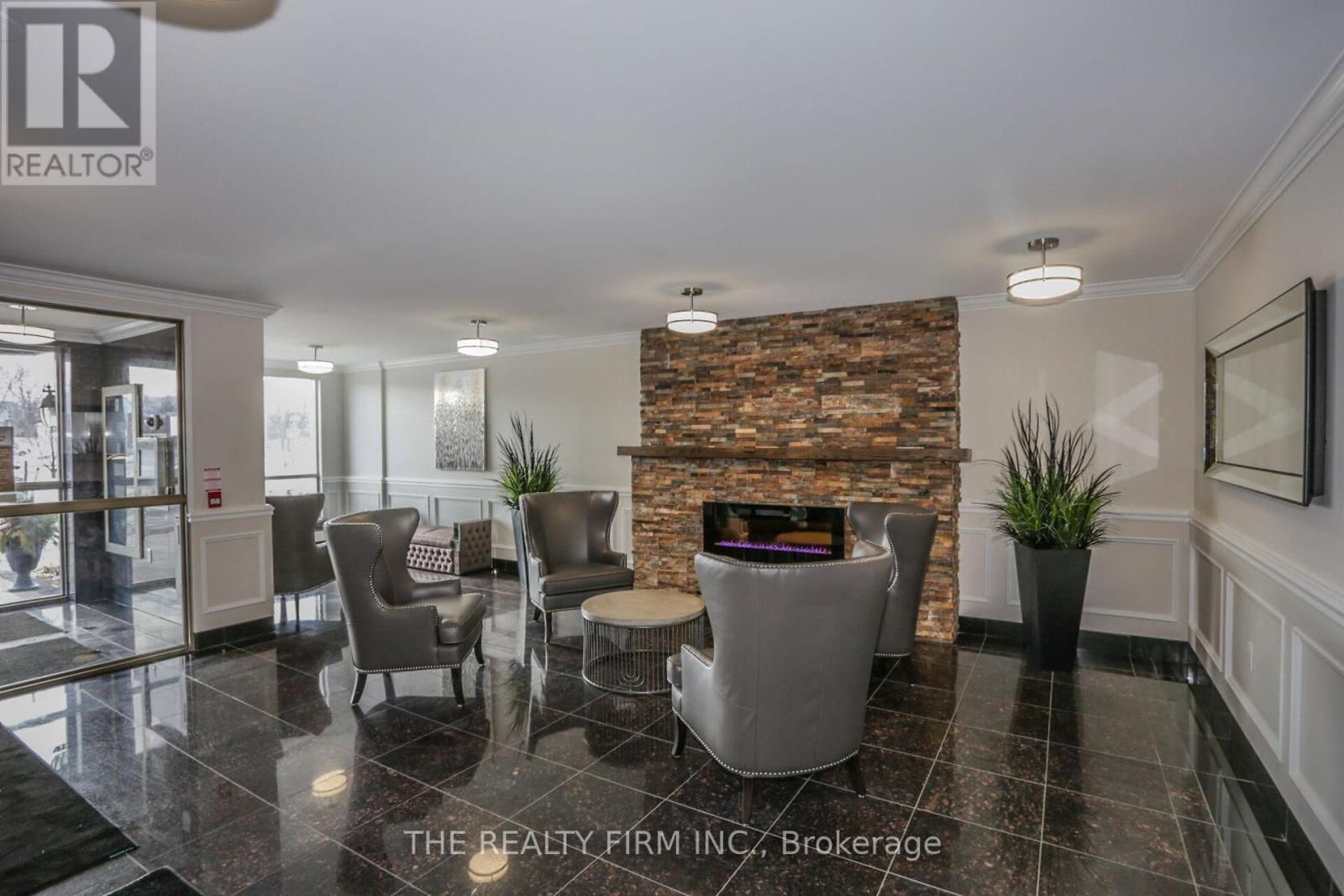 914 - 353 COMMISSIONERS ROAD WEST Image 26