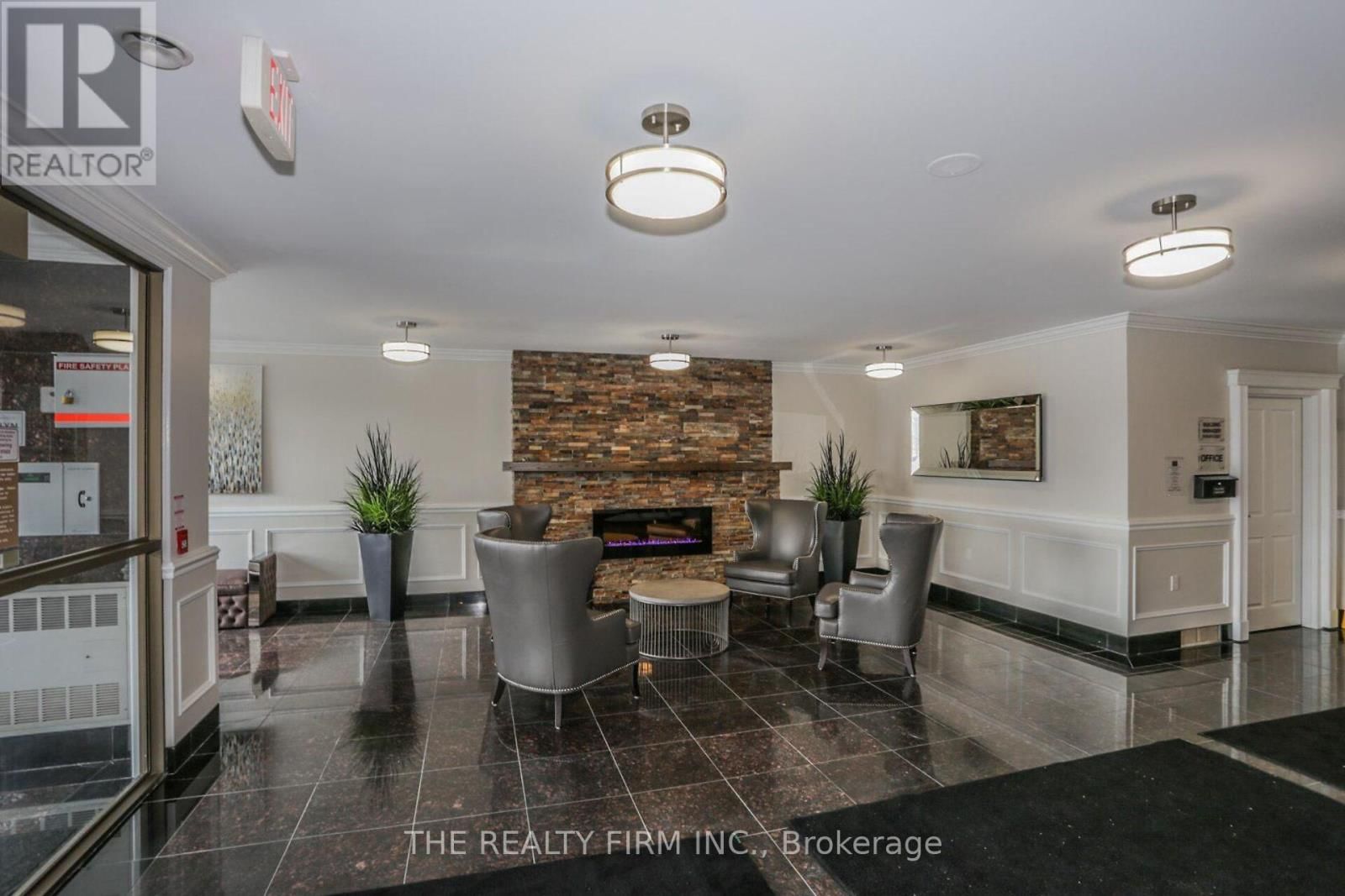 914 - 353 COMMISSIONERS ROAD WEST Image 27