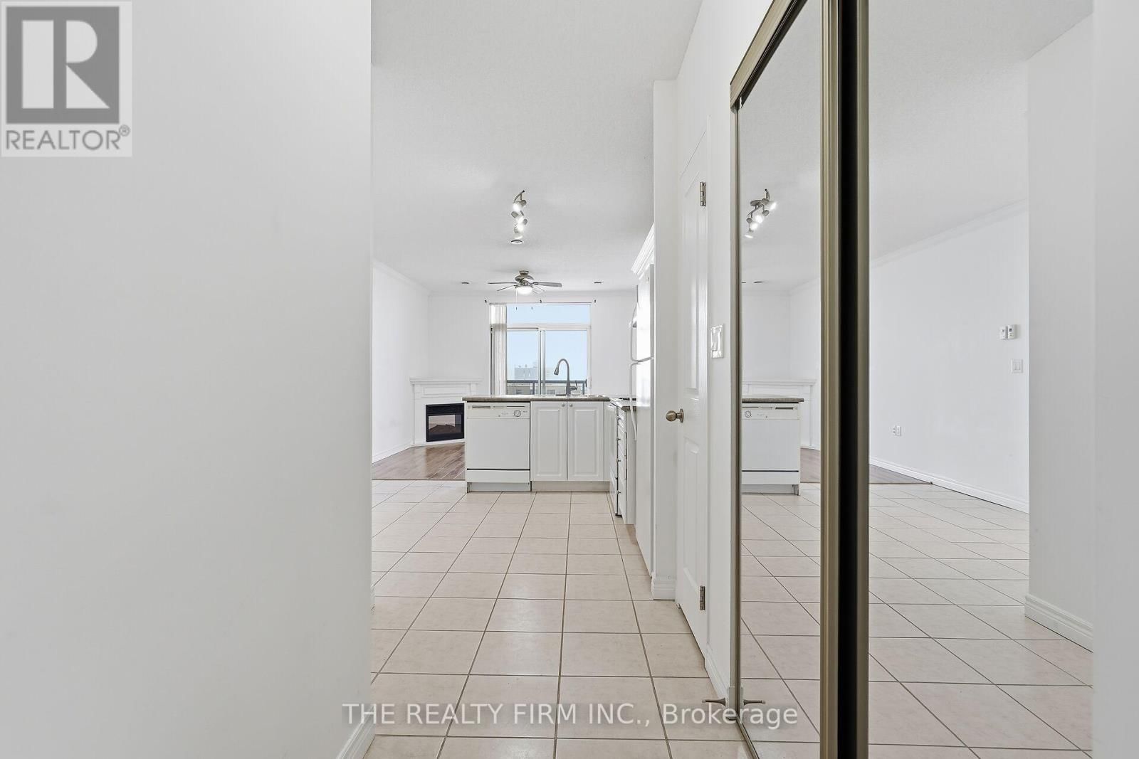 914 - 353 COMMISSIONERS ROAD WEST Image 5