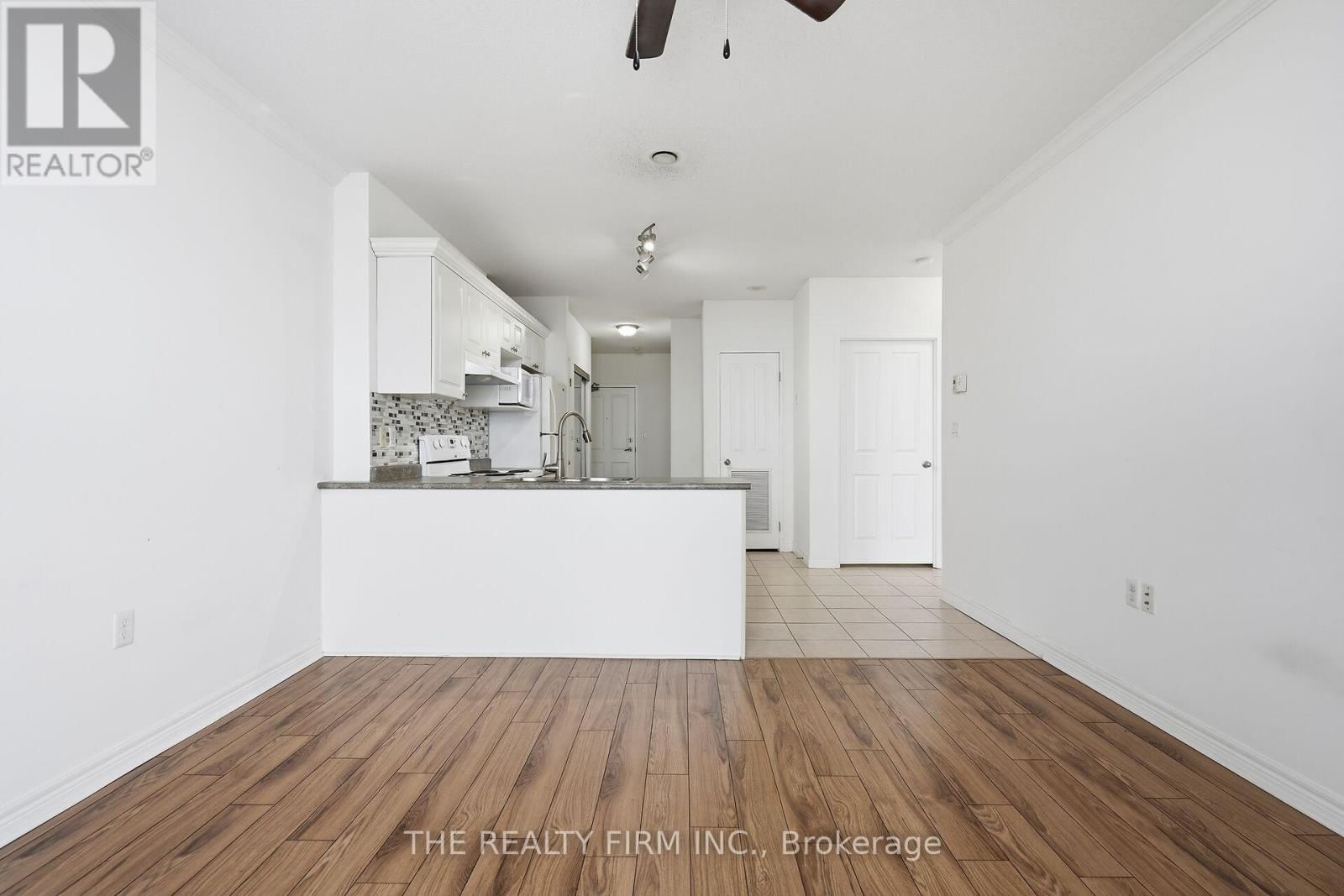 914 - 353 COMMISSIONERS ROAD WEST Image 9