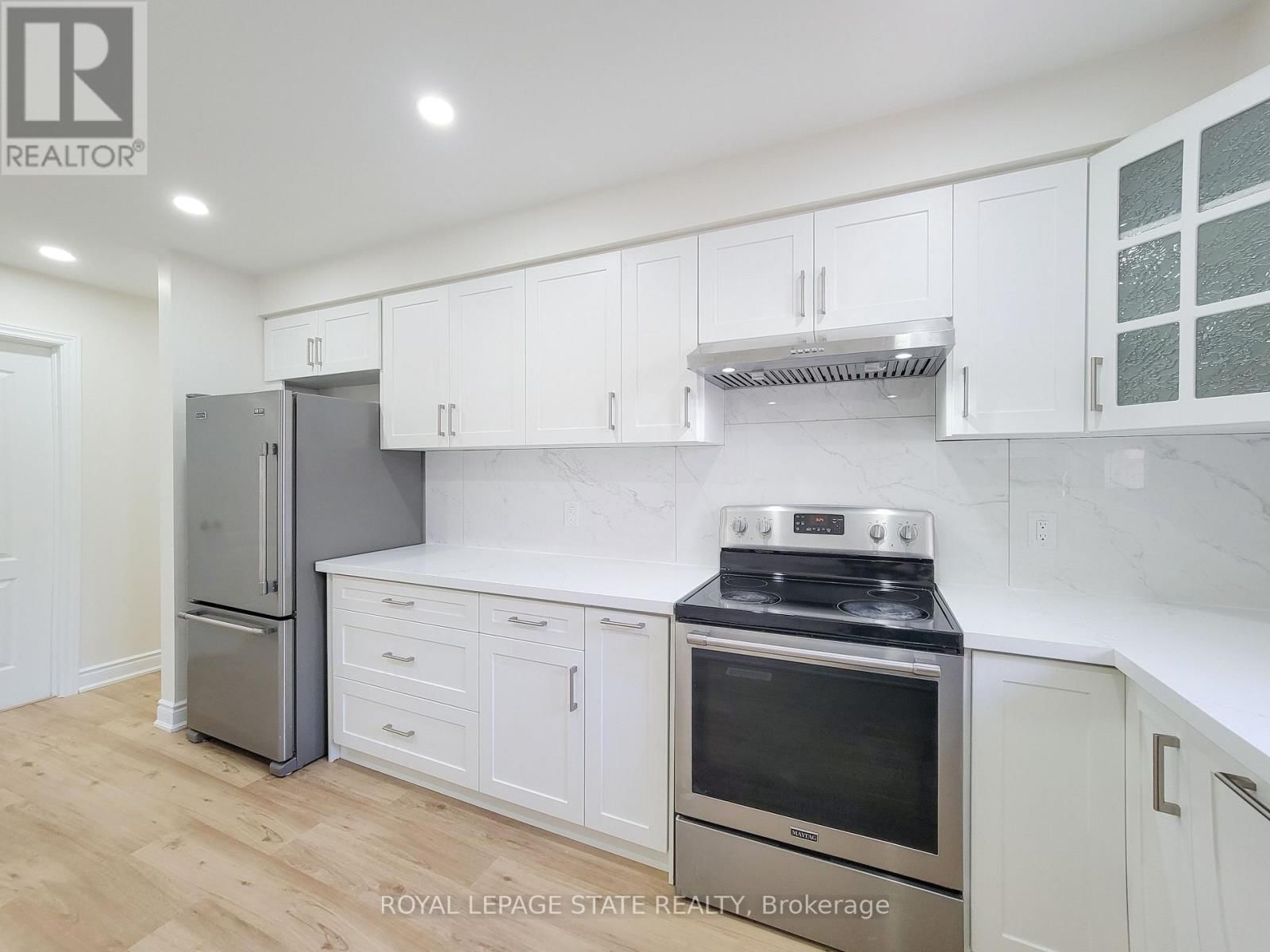 216 RAVENBURY DRIVE Image 12