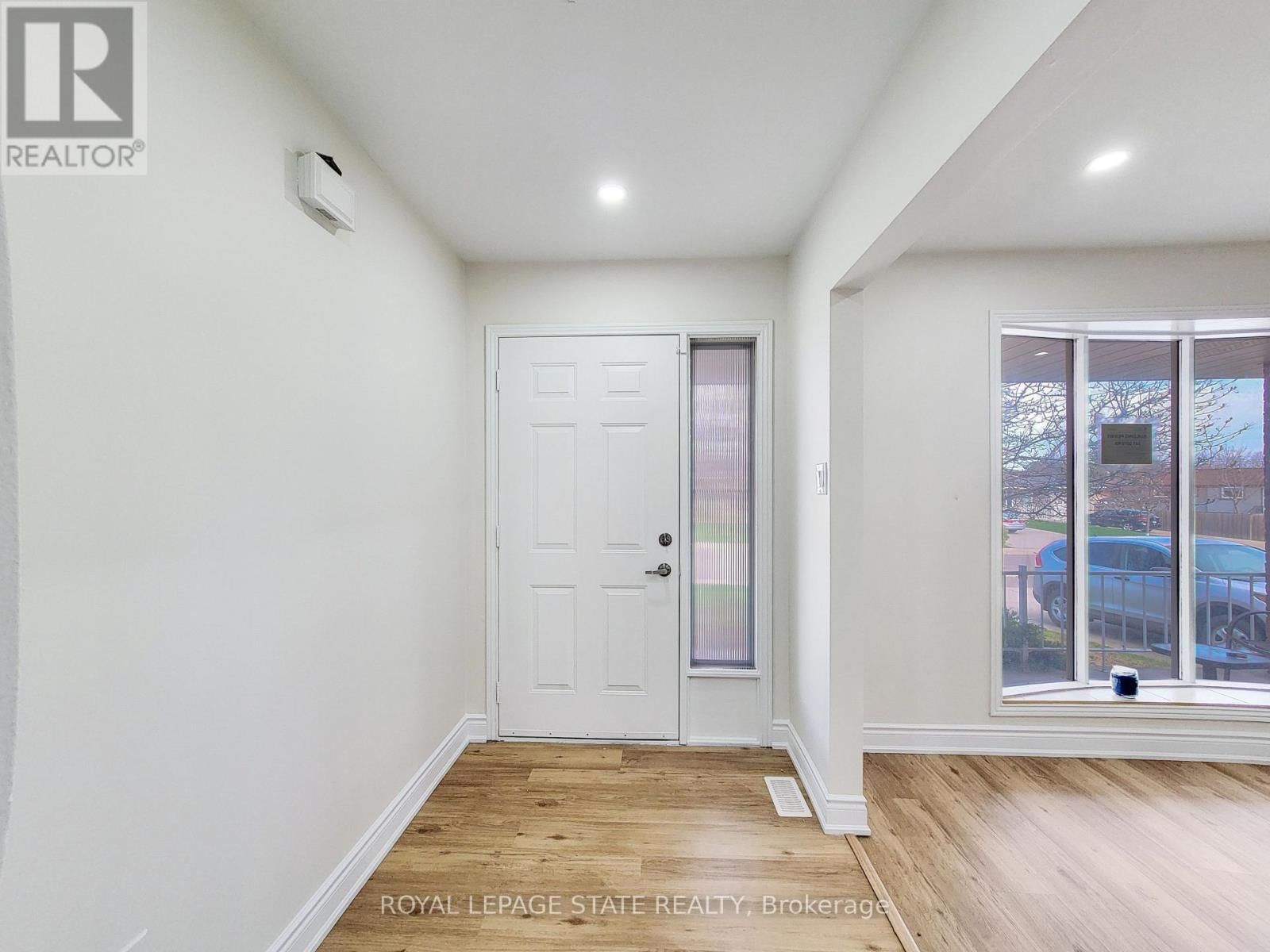 216 RAVENBURY DRIVE Image 4