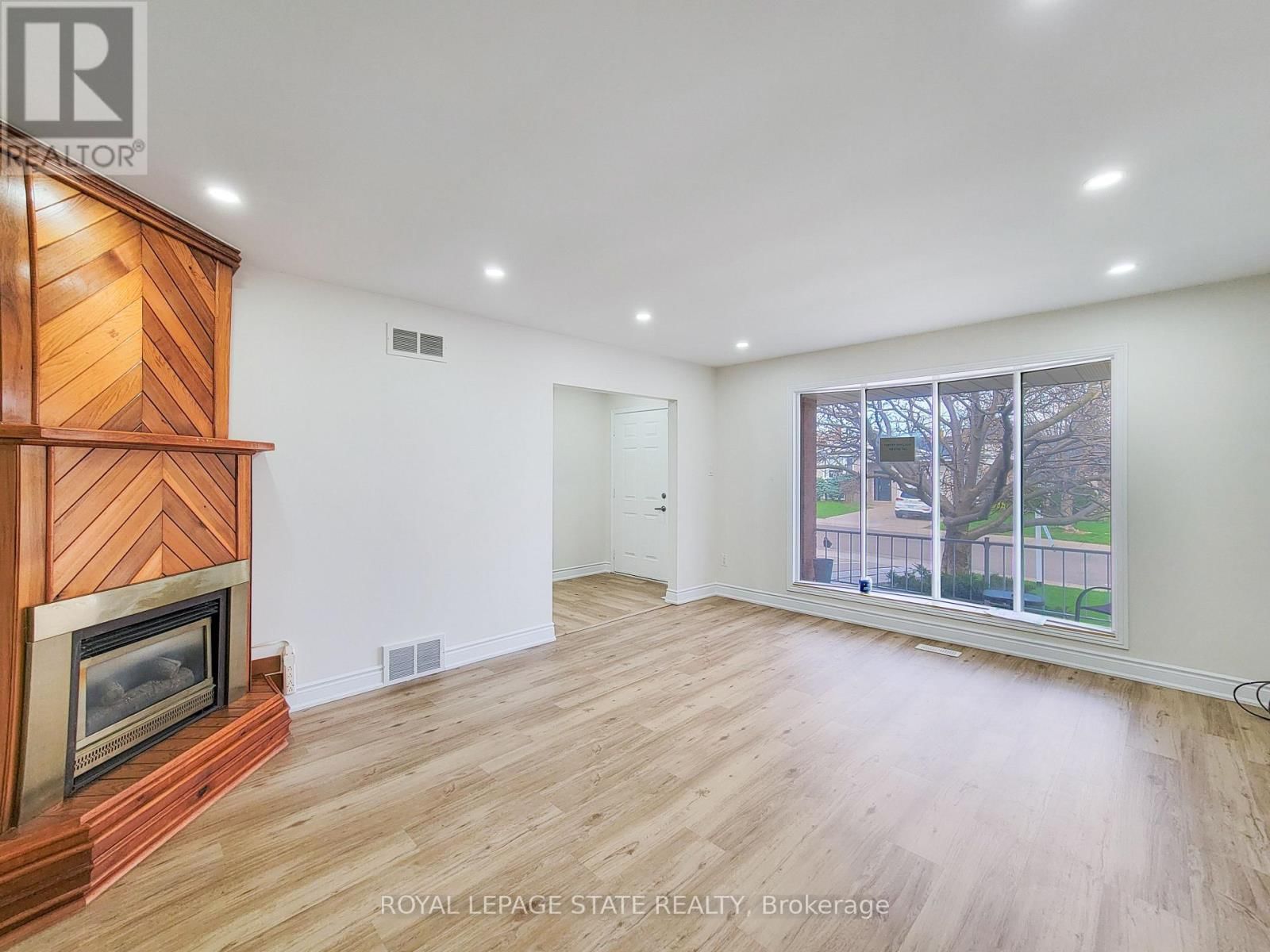 216 RAVENBURY DRIVE Image 6