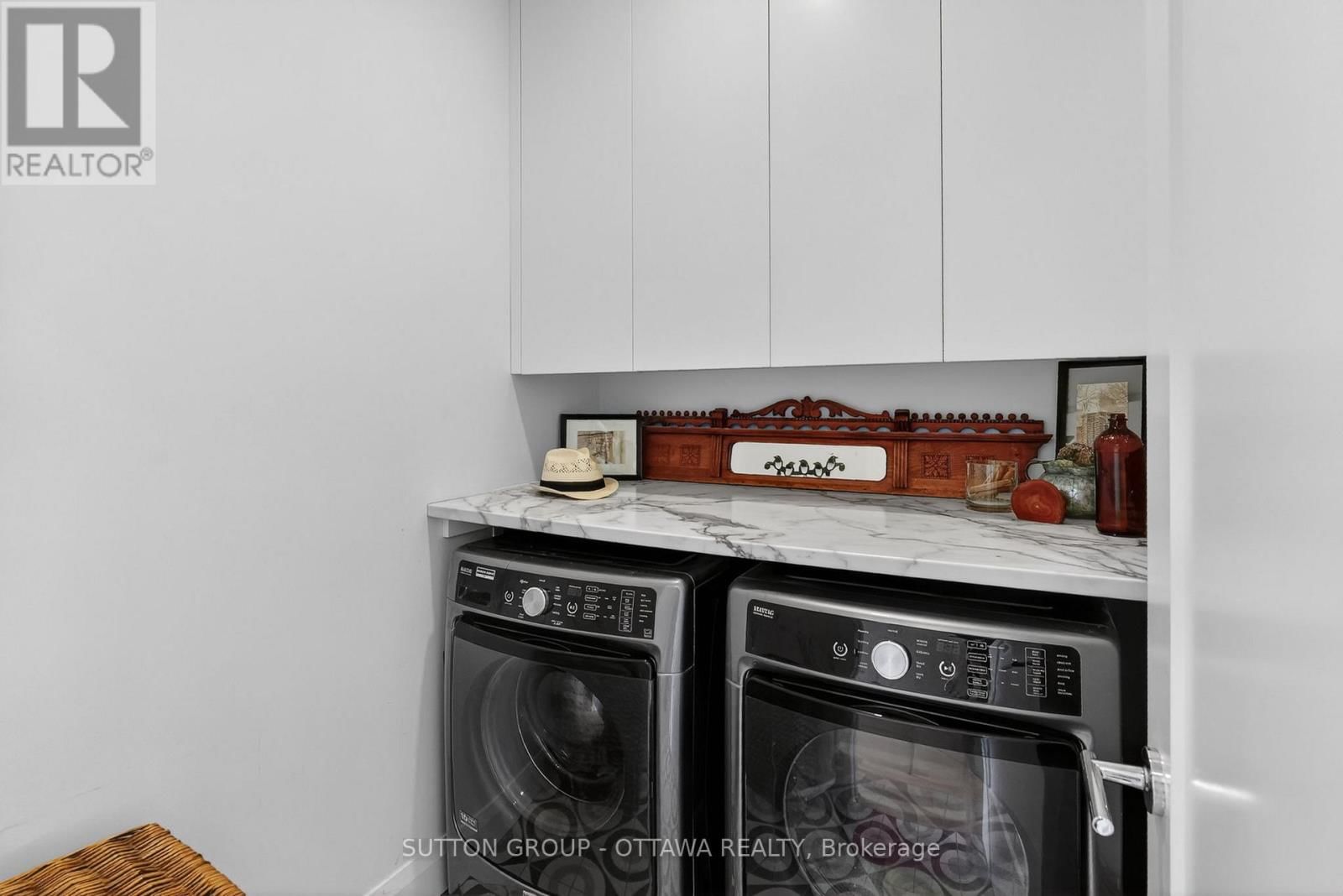 31 CARLOTTA AVENUE Image 18