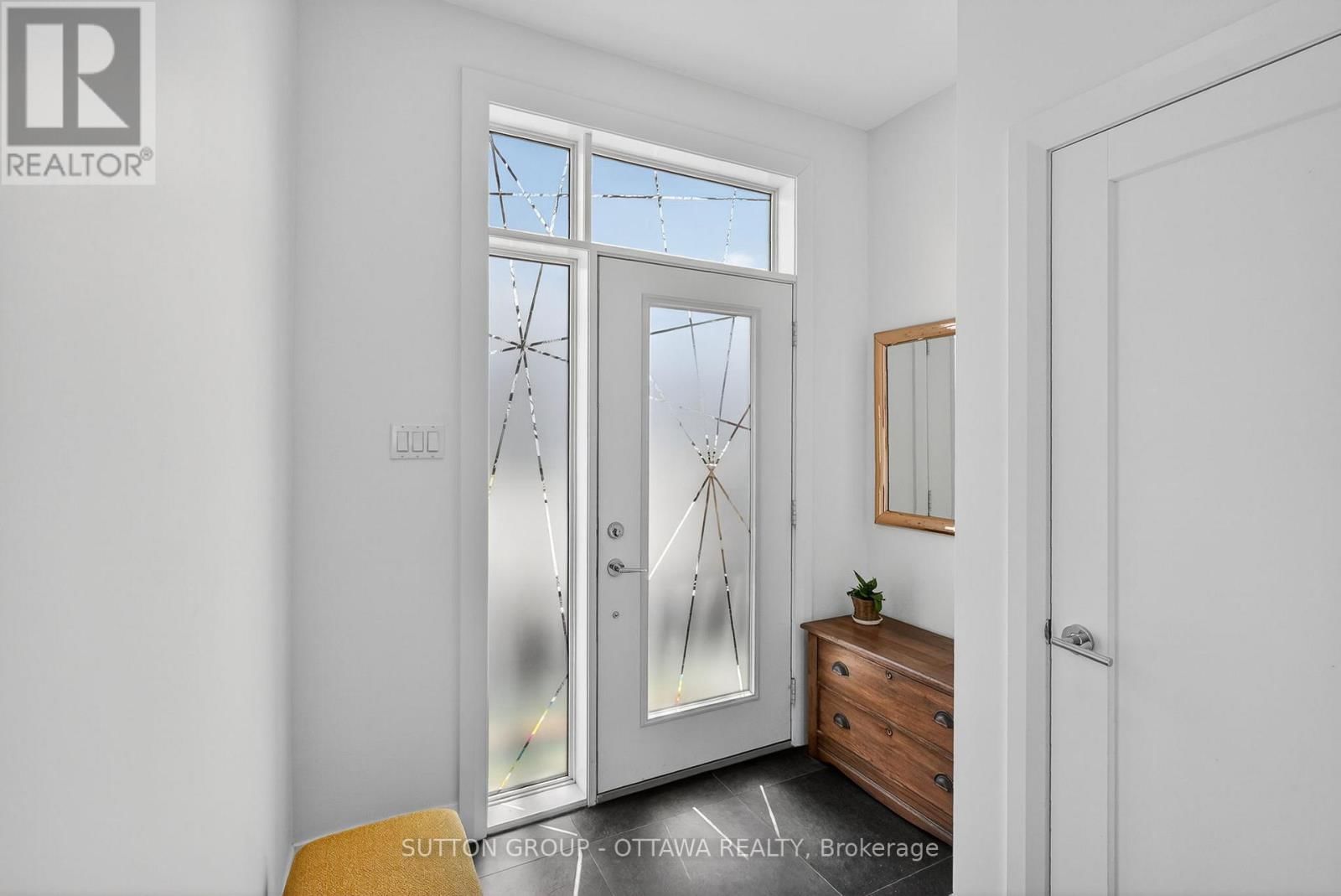 31 CARLOTTA AVENUE Image 2