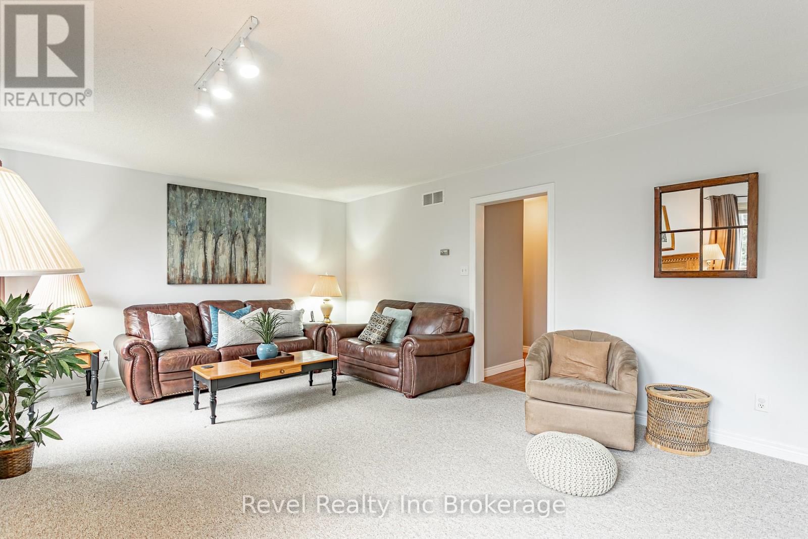 152 NORTH TOWN LINE EAST Image 14